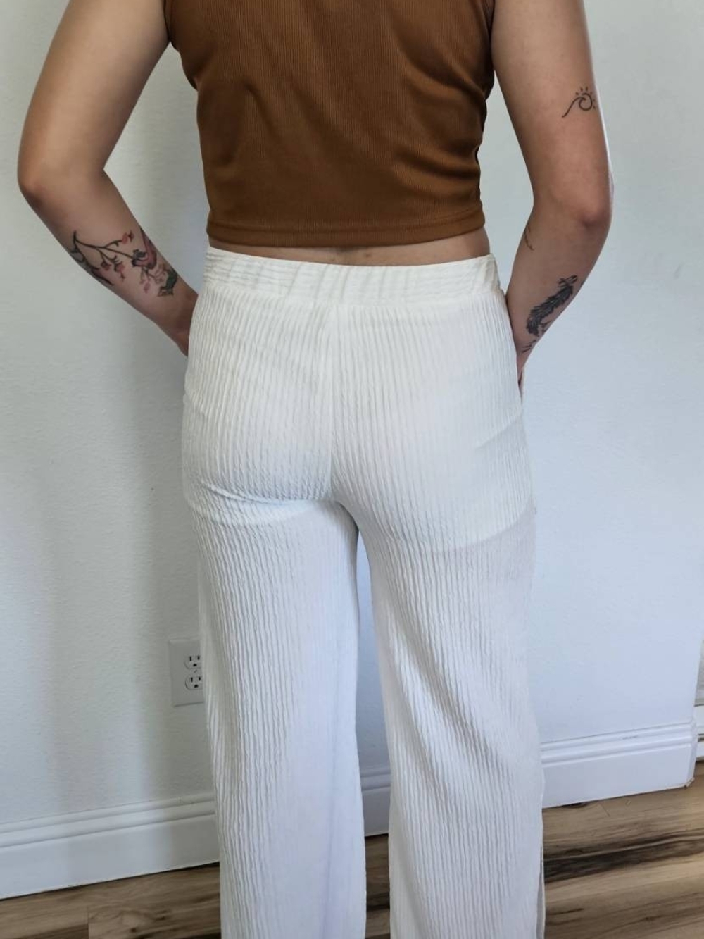 Women's Cream Wide-Leg Textured Pants